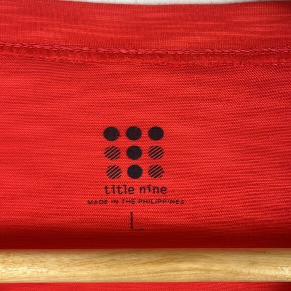 Title Nine matahari v-neck long sleeve shirt - Picture 2 of 6